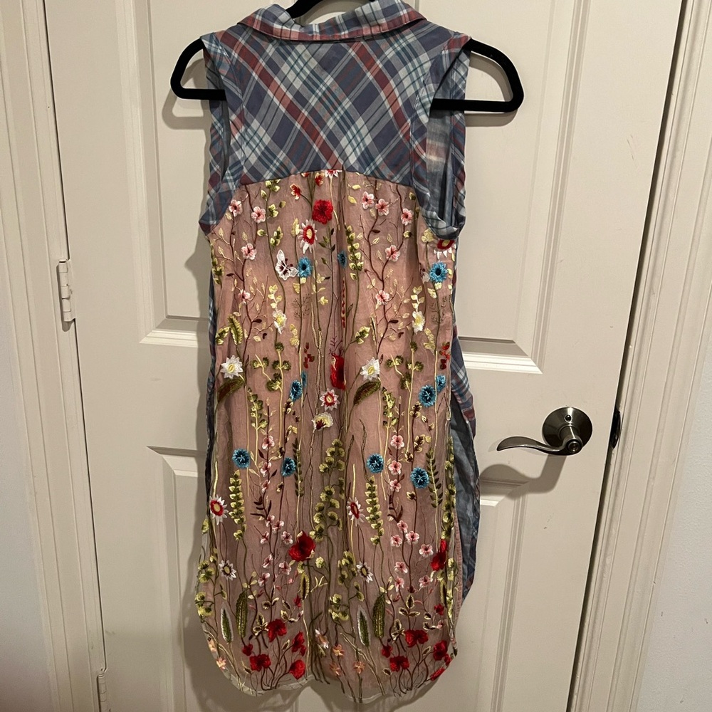 Aratta Tunic with Embroidered back NEW - Picture 3 of 3